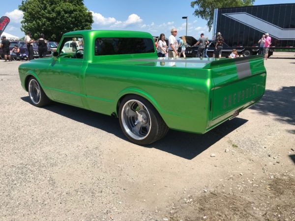 Extang Bed Cover on Custom Chevy Truck