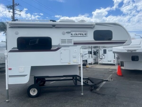 Used 2021 Lance 865 - Image 3