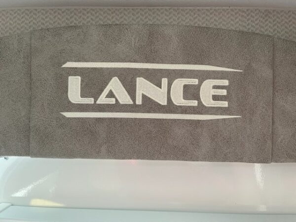 Used 2021 Lance 865 - Image 13