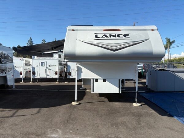 2026 Lance 850 - Image 3