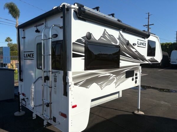 2026 Lance 850 - Image 7