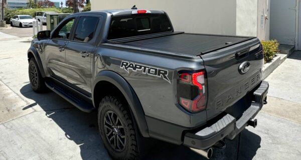 Ford-Ranger-Raptor-American Roll Aluminum Bed Cover